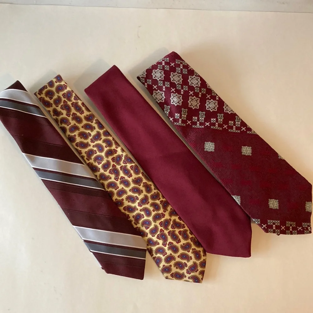 Assorted silk ties 4 in group - Picture 1 of 8
